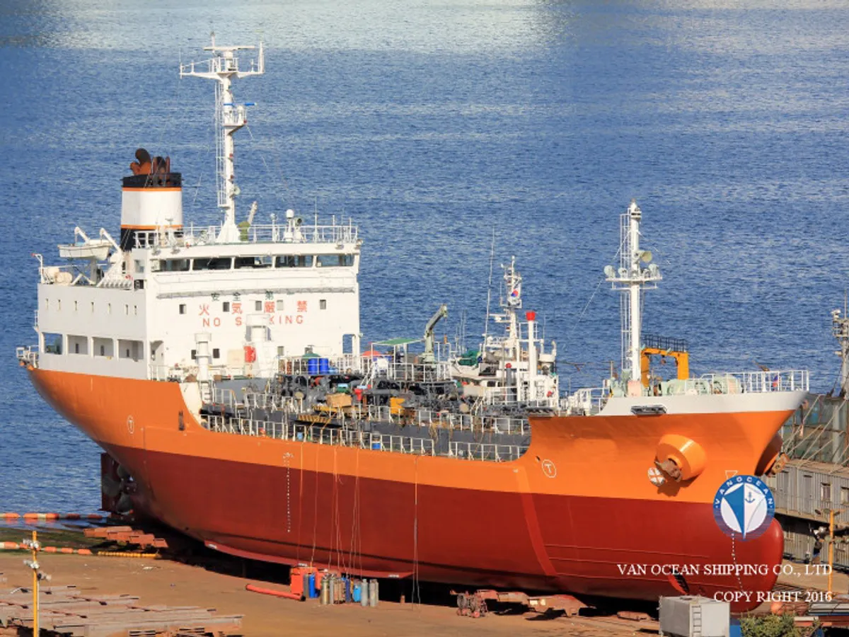 Oil/Chemical tanker for sale