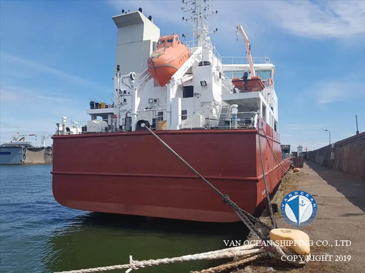 Oil/Chemical tanker for sale