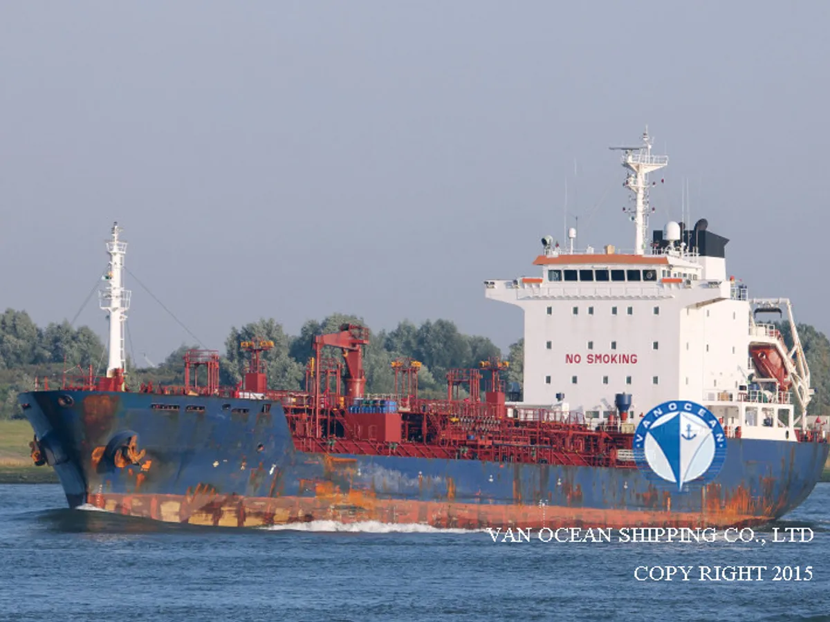 Oil/Chemical tanker for sale
