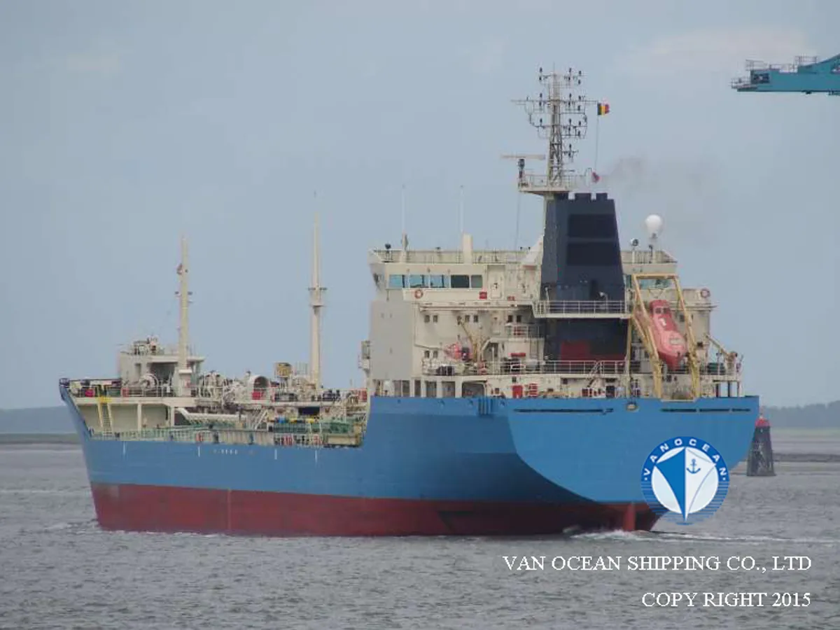 Oil/Chemical tanker for sale