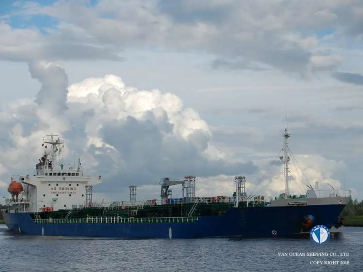 Oil/Chemical tanker for sale