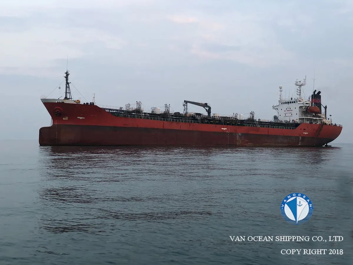 Oil/Chemical tanker for sale