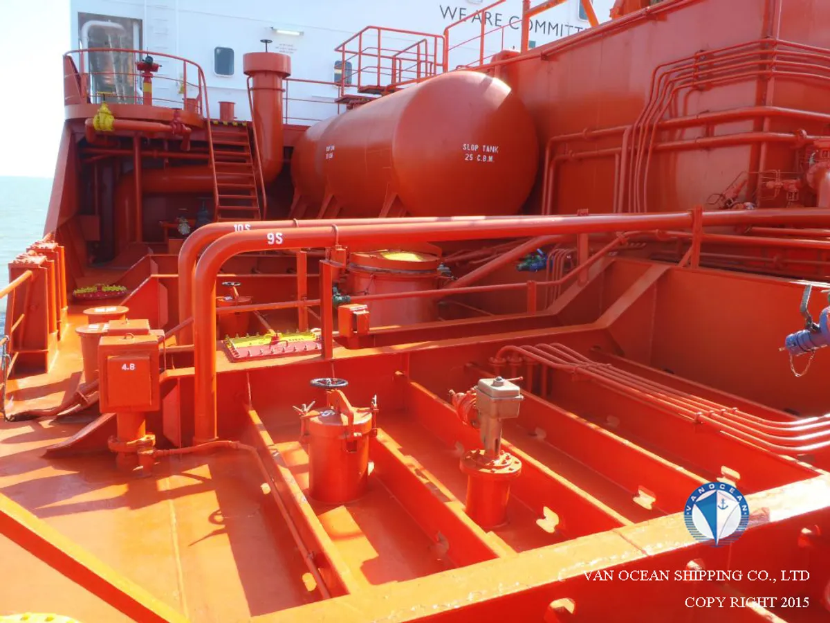 Oil/Chemical tanker for sale