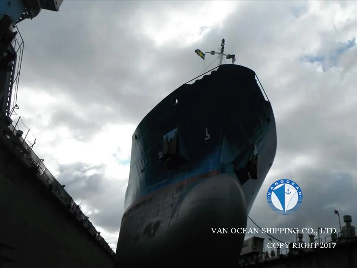 Oil/Chemical tanker for sale