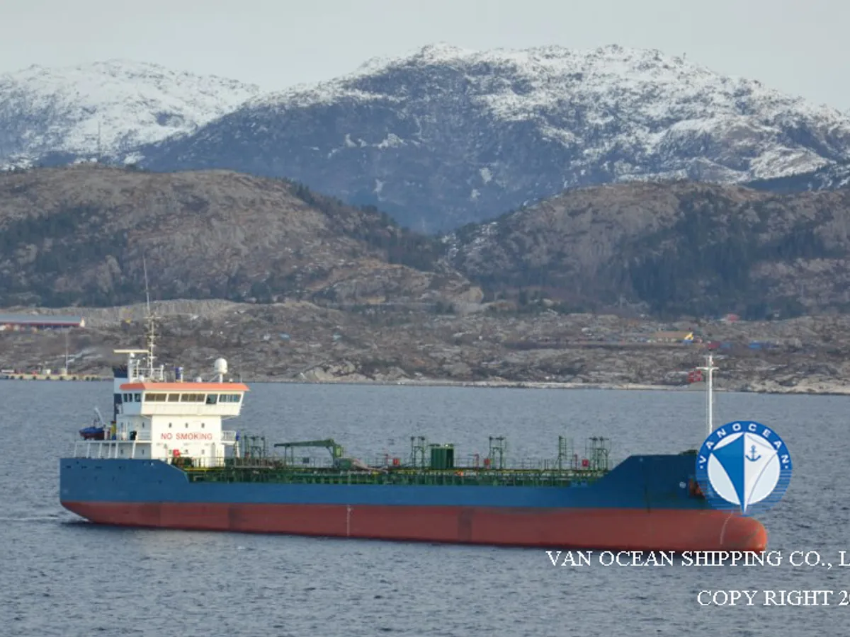 Oil/Chemical tanker for sale