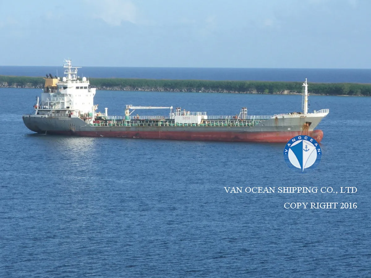Oil/Chemical tanker for sale
