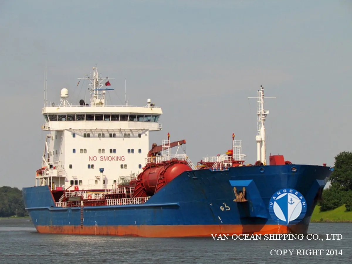 Oil/Chemical tanker for sale