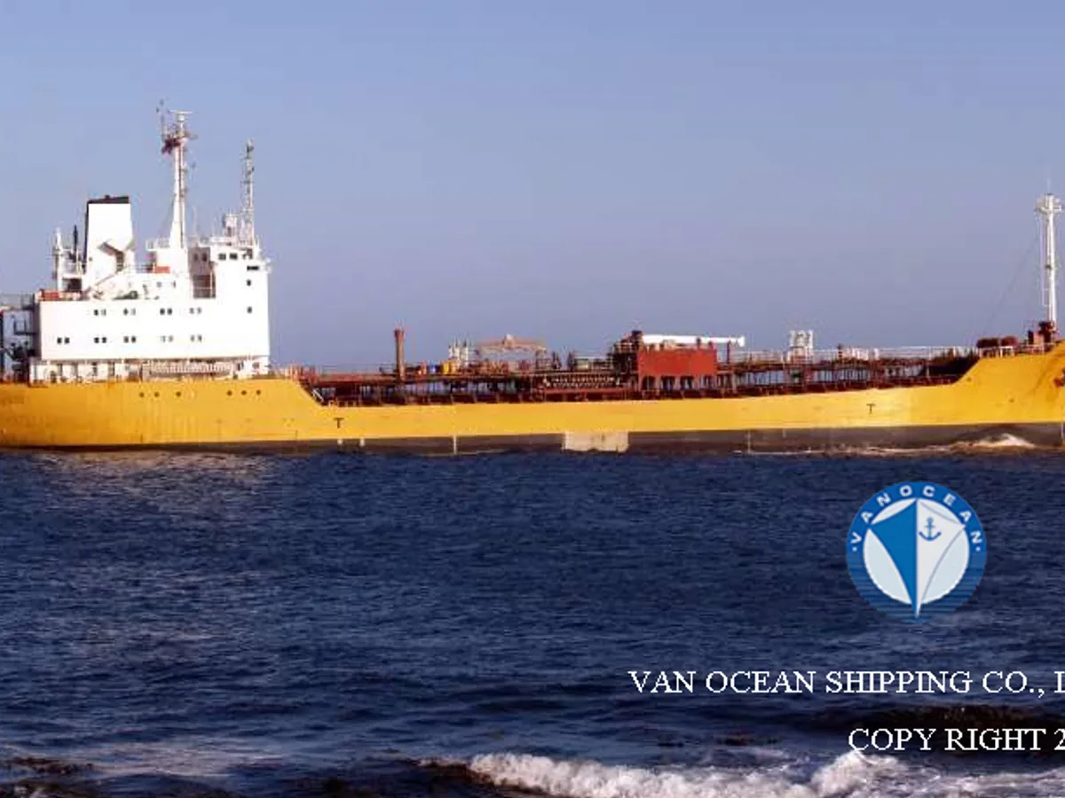 Oil/Chemical tanker for sale
