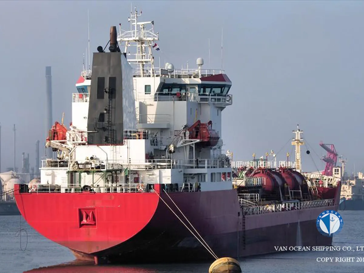 Oil/Chemical tanker for sale