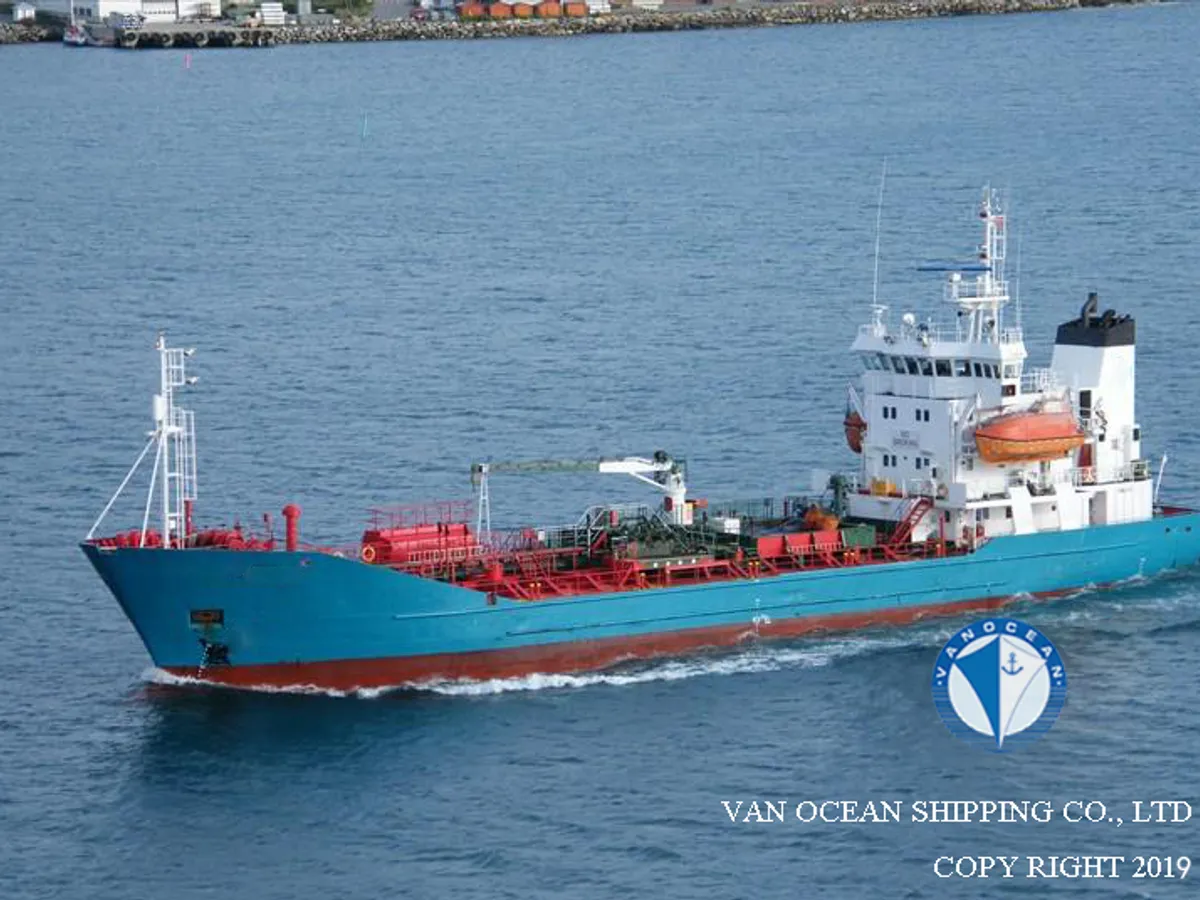 Oil/Chemical tanker for sale