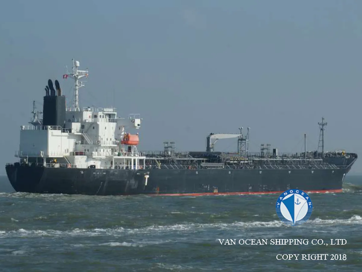 Oil/Chemical tanker for sale