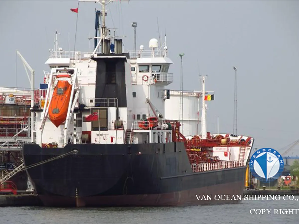 Oil/Chemical tanker for sale
