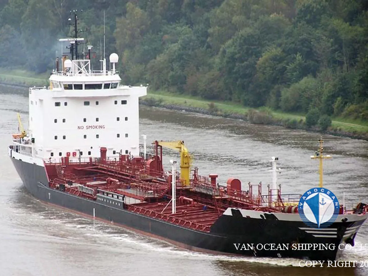 Oil/Chemical tanker for sale