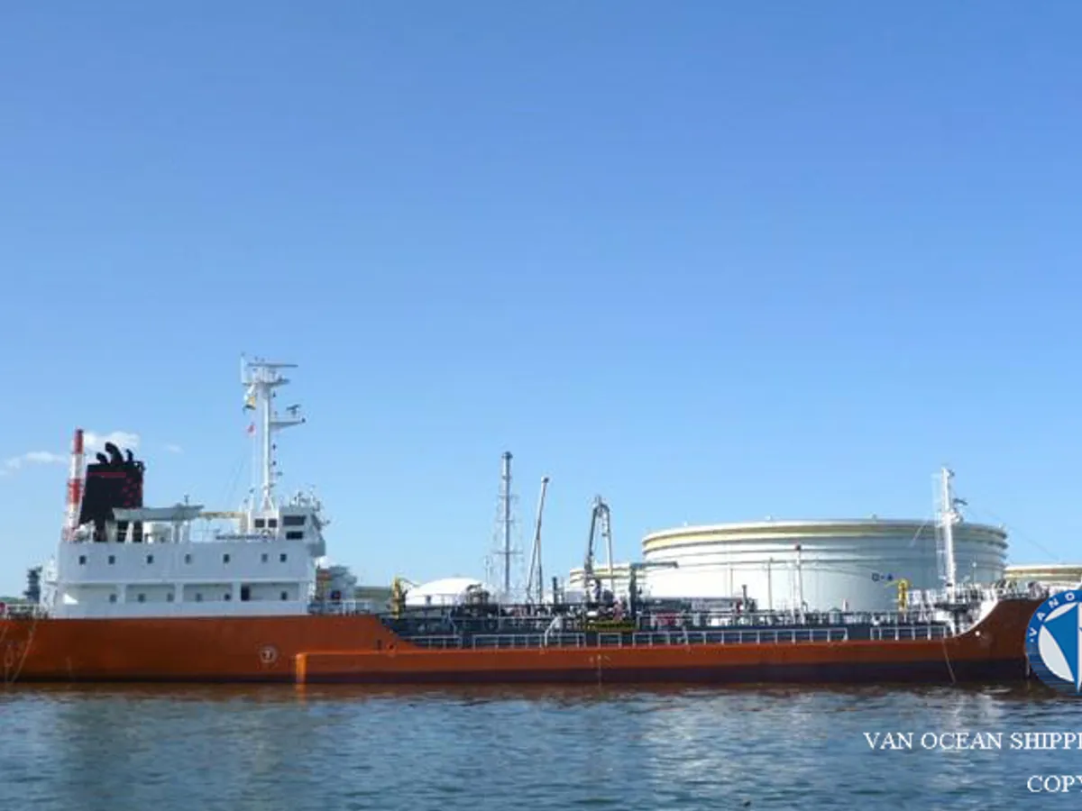 Oil/Chemical tanker for sale