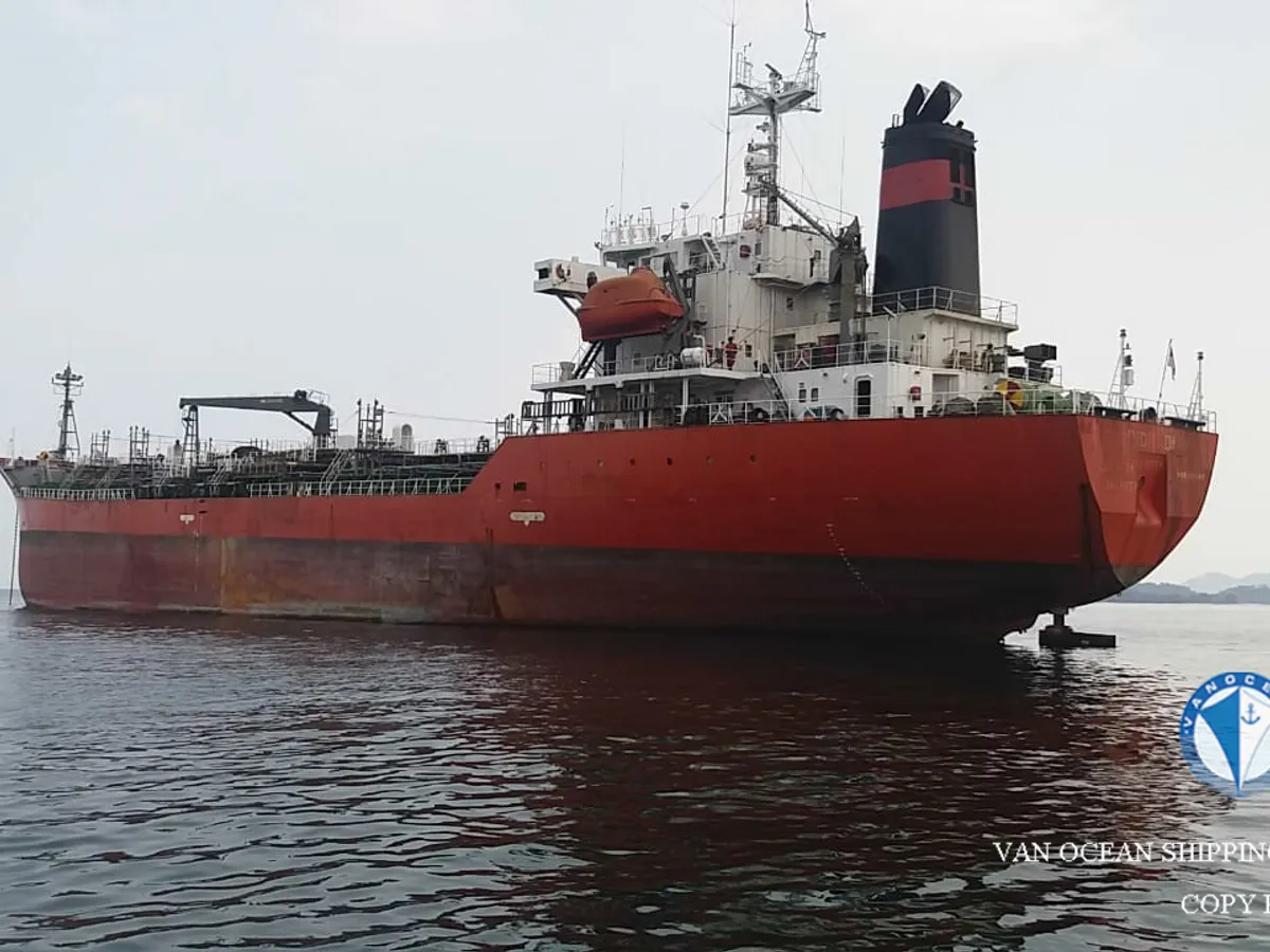 Oil/Chemical tanker for sale