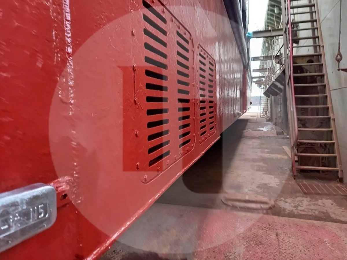 Crane vessel for sale