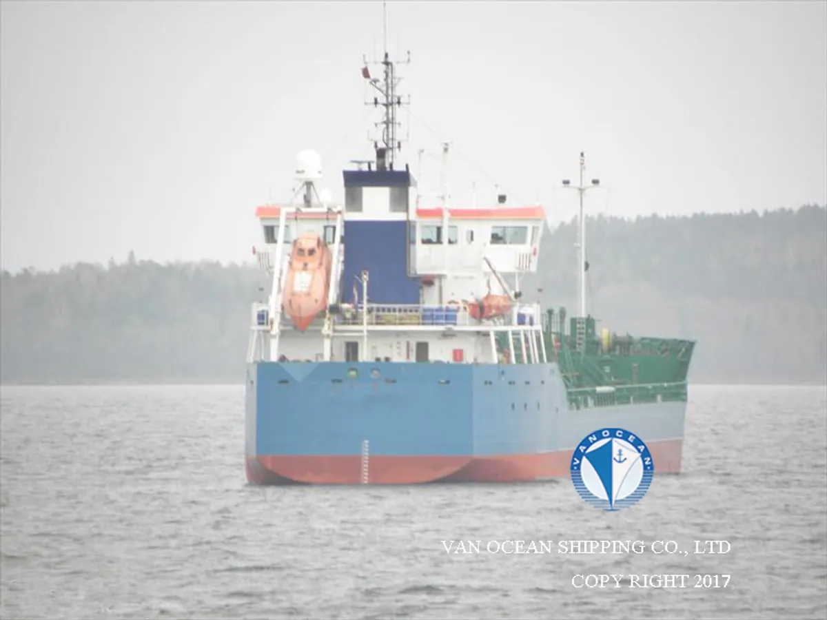 Oil/Chemical tanker for sale