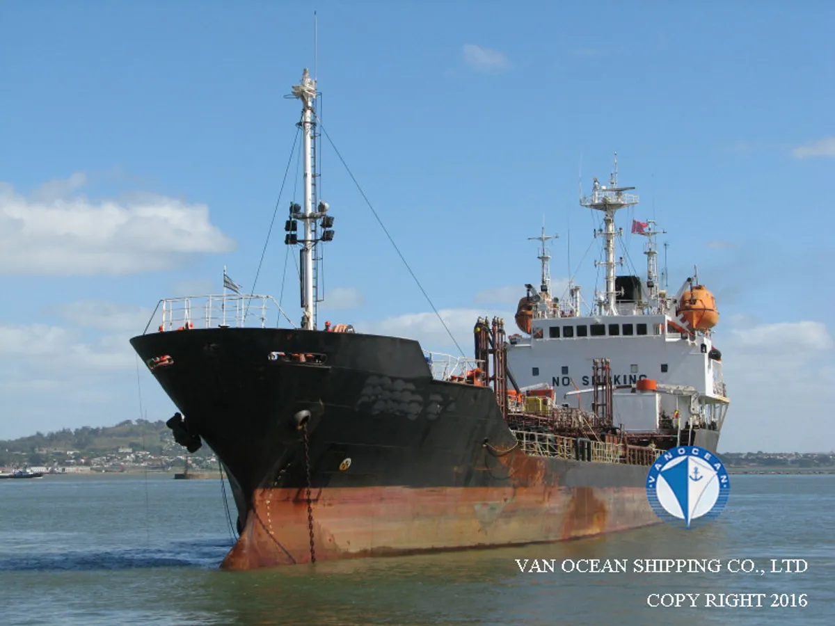 Oil/Chemical tanker for sale