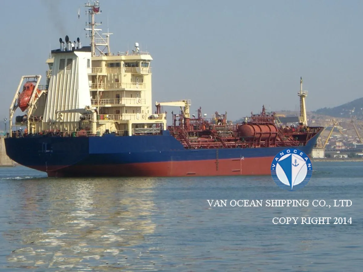 Oil/Chemical tanker for sale