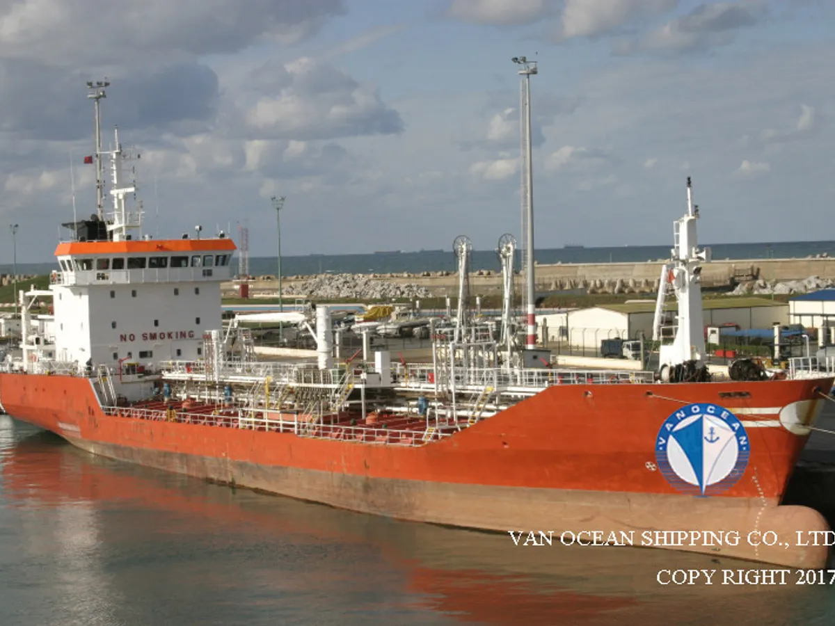 Oil/Chemical tanker for sale