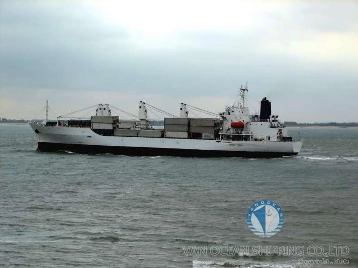 Oil/Chemical tanker for sale