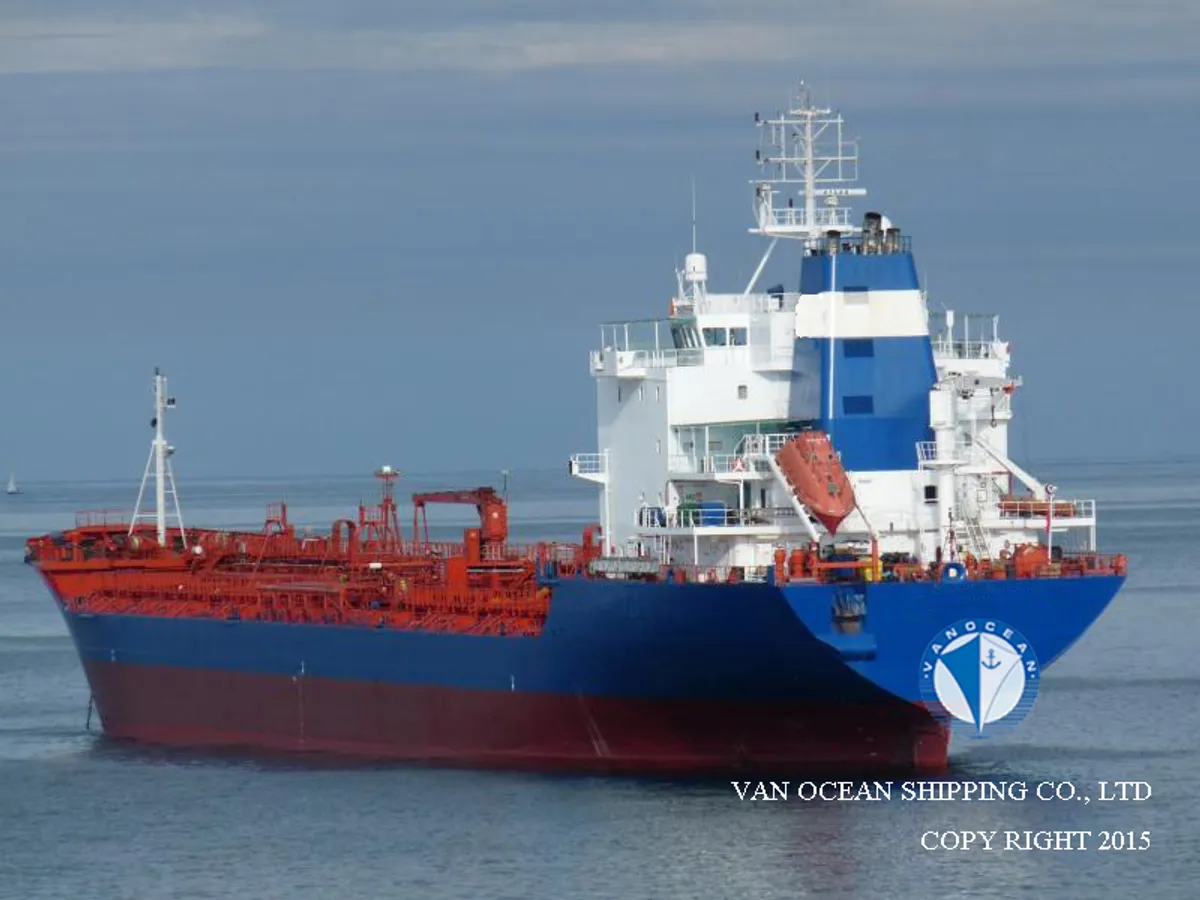 Oil/Chemical tanker for sale