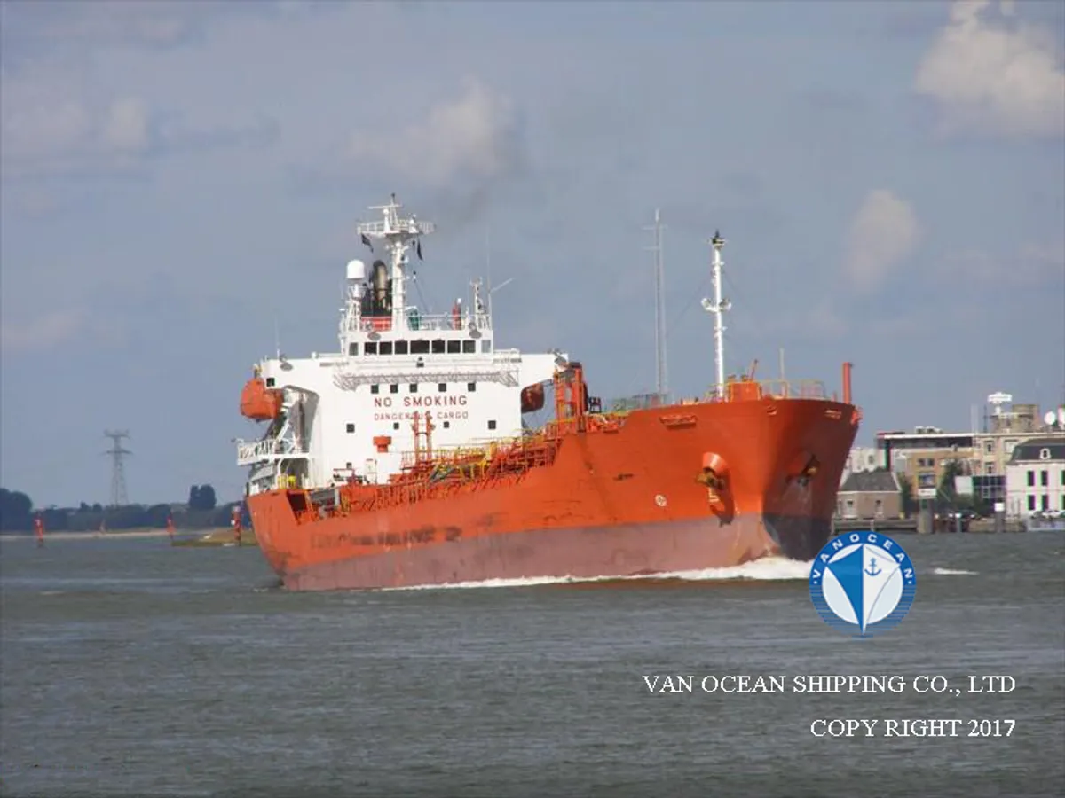 Oil/Chemical tanker for sale