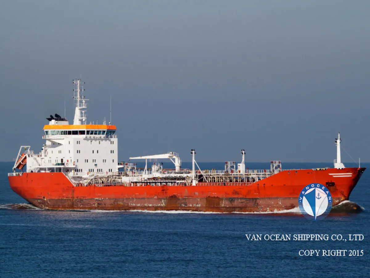 Oil/Chemical tanker for sale