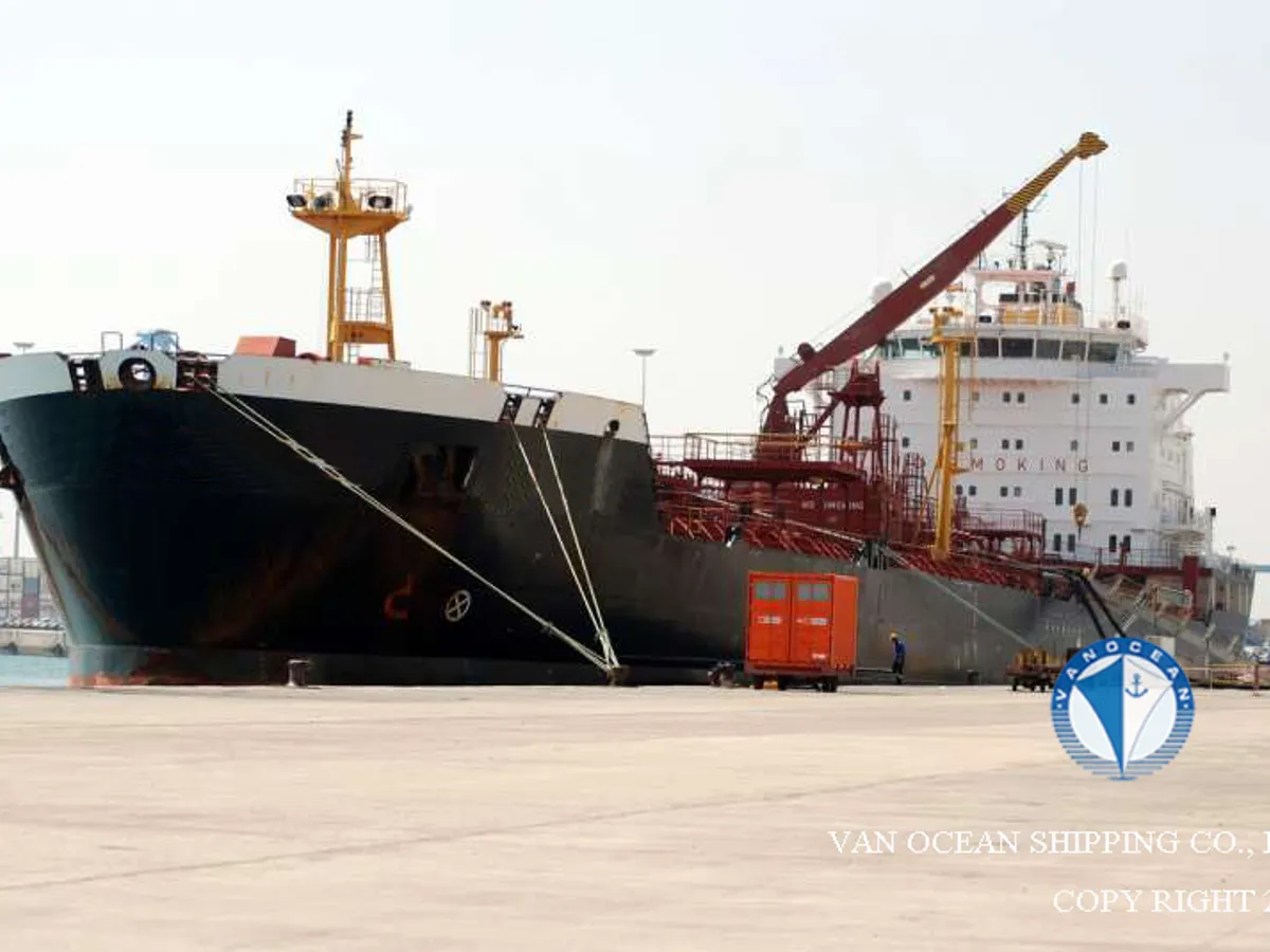 Oil/Chemical tanker for sale