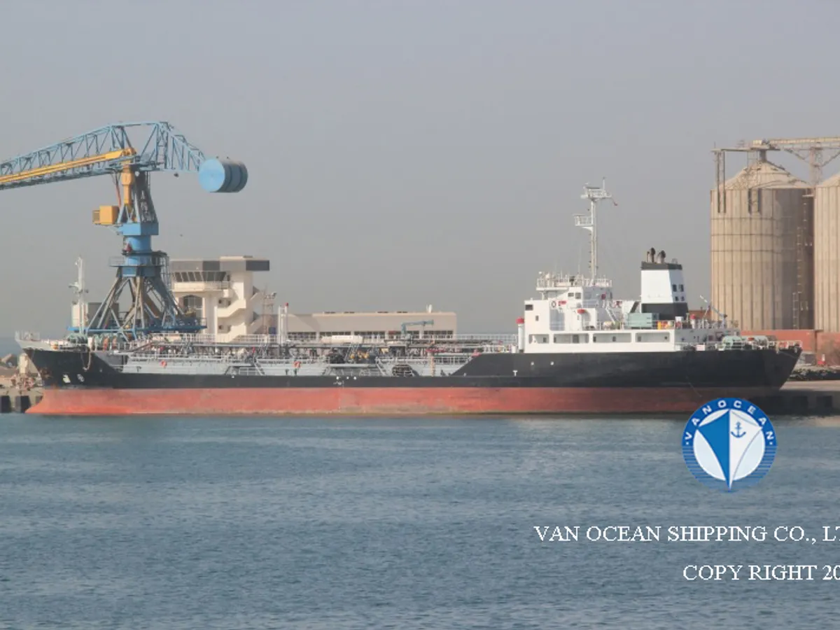 Oil/Chemical tanker for sale