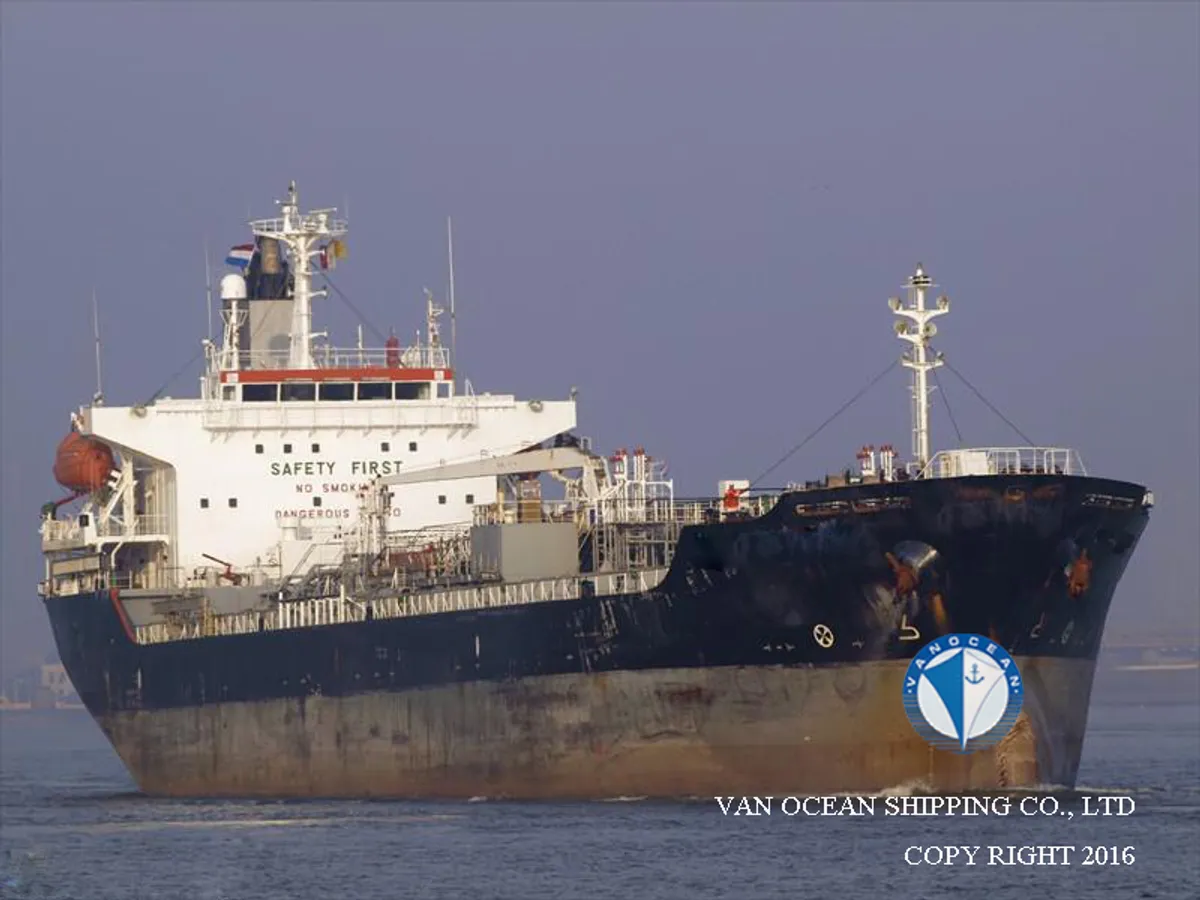 Oil/Chemical tanker for sale