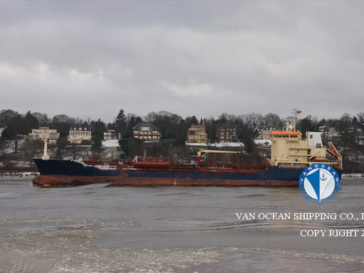 Oil/Chemical tanker for sale