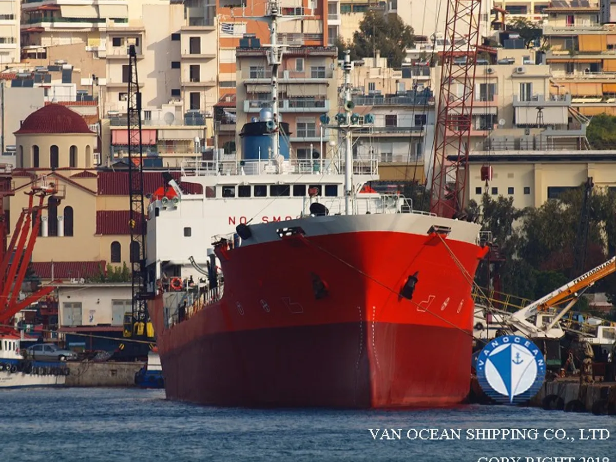 Oil/Chemical tanker for sale
