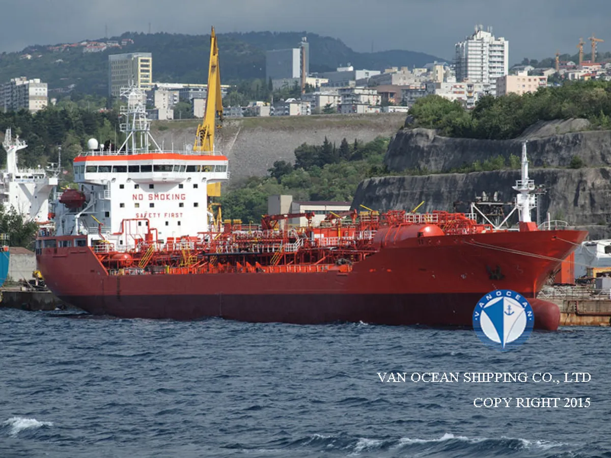 Oil/Chemical tanker for sale