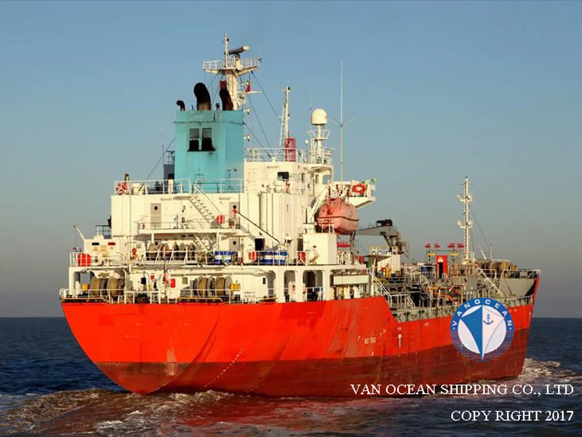 Oil/Chemical tanker for sale