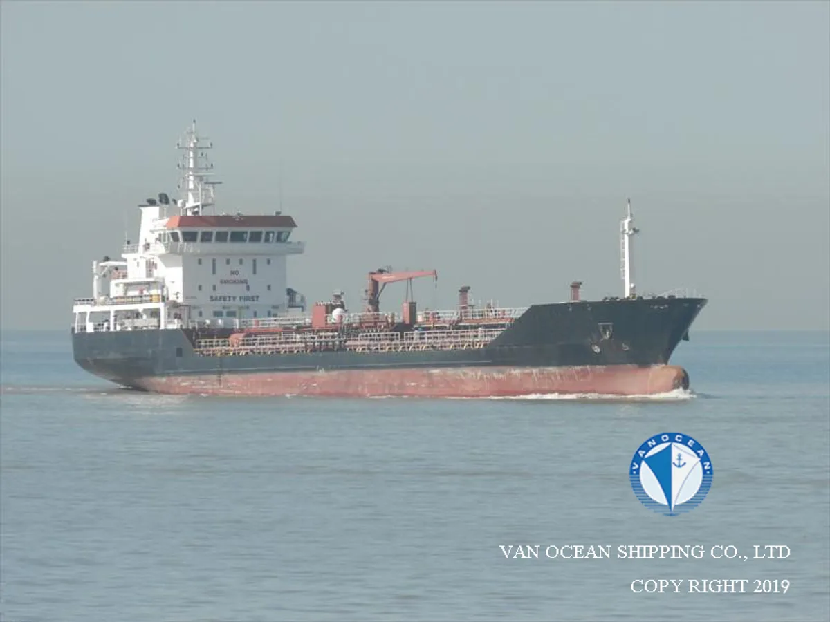 Oil/Chemical tanker for sale