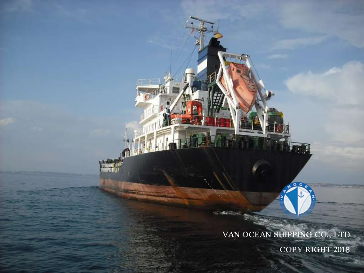 Oil/Chemical tanker for sale