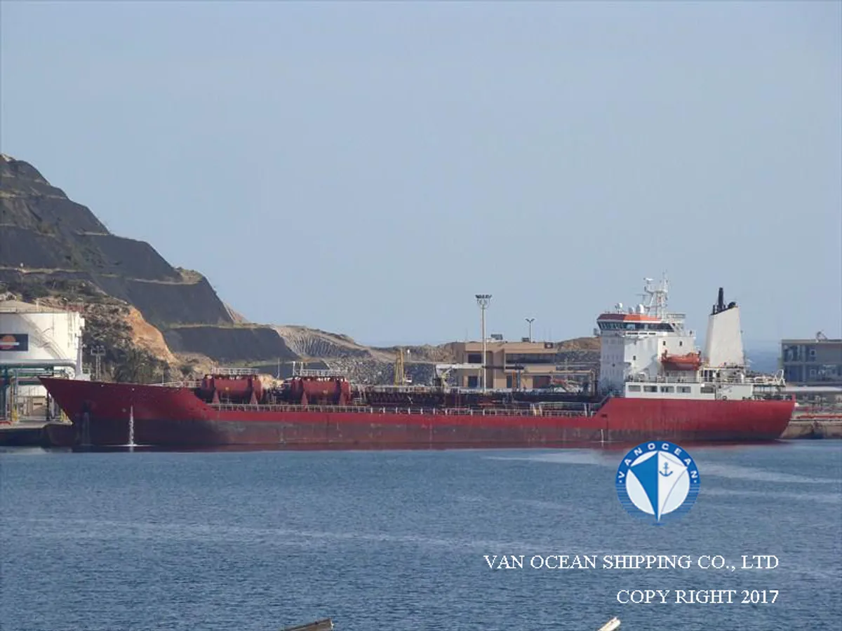 Oil/Chemical tanker for sale