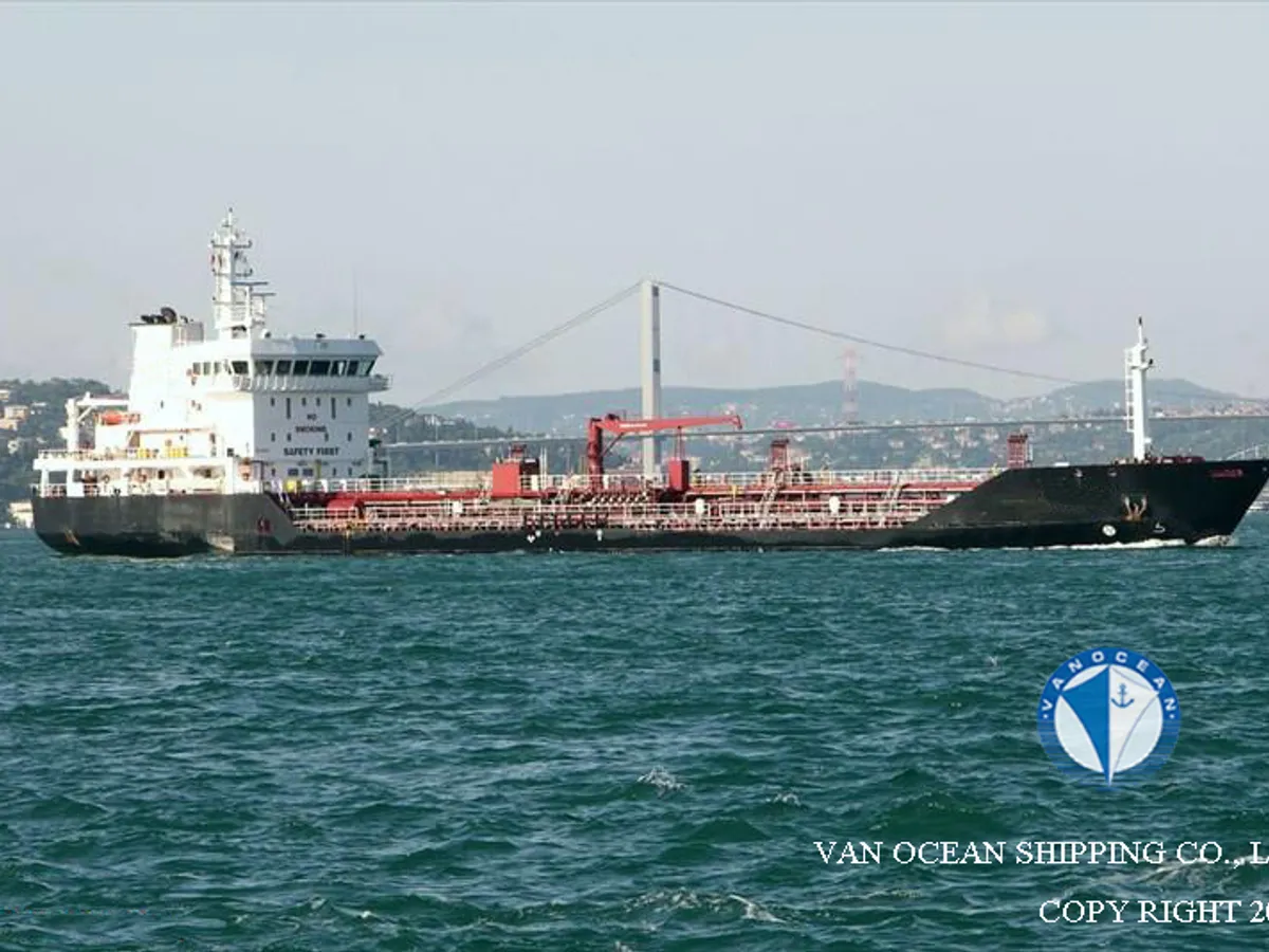Oil/Chemical tanker for sale