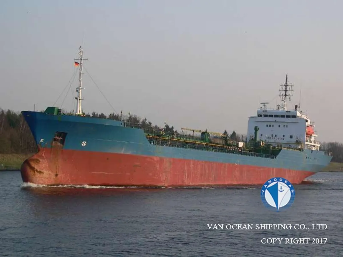 Oil/Chemical tanker for sale