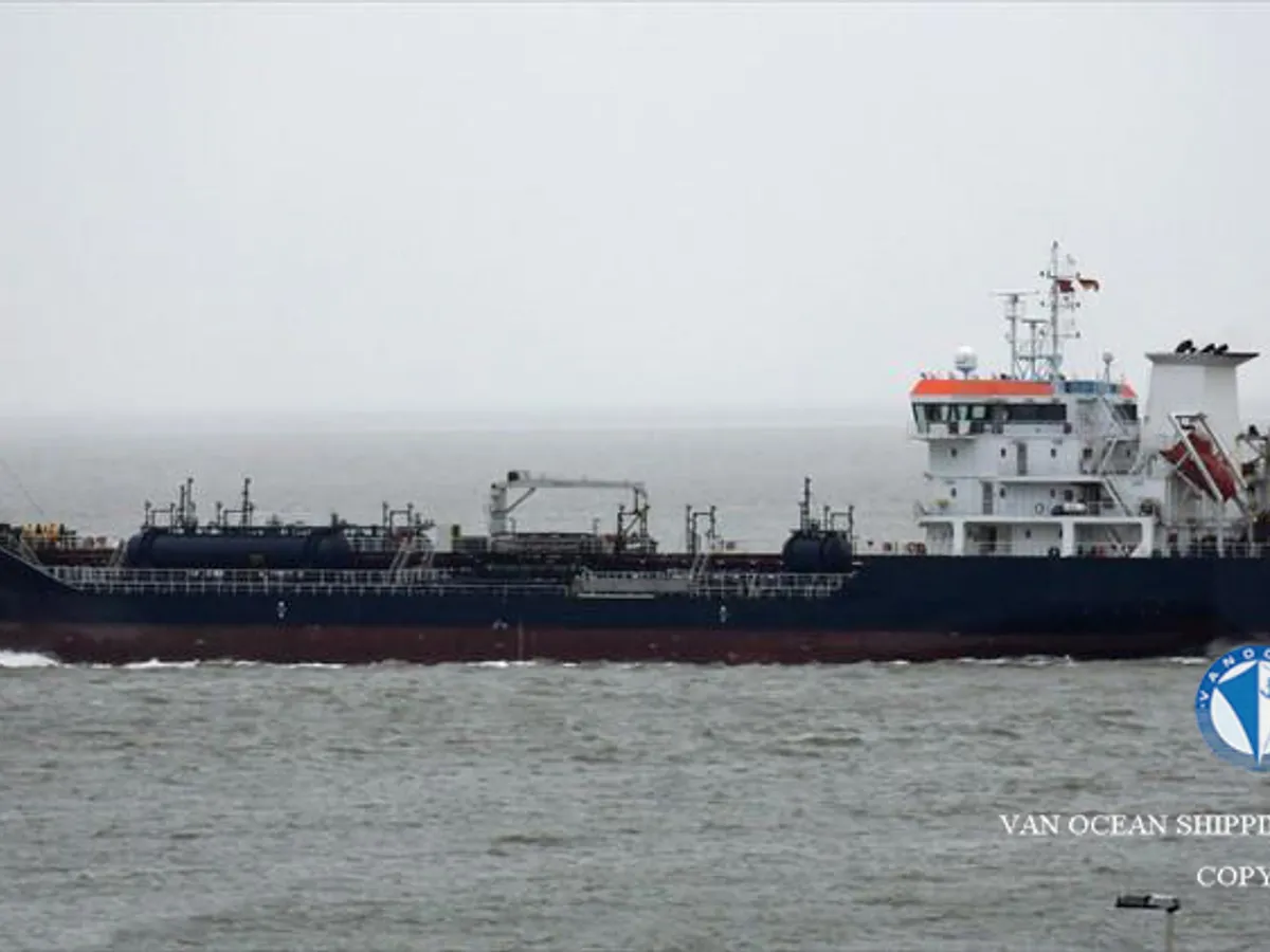 Oil/Chemical tanker for sale