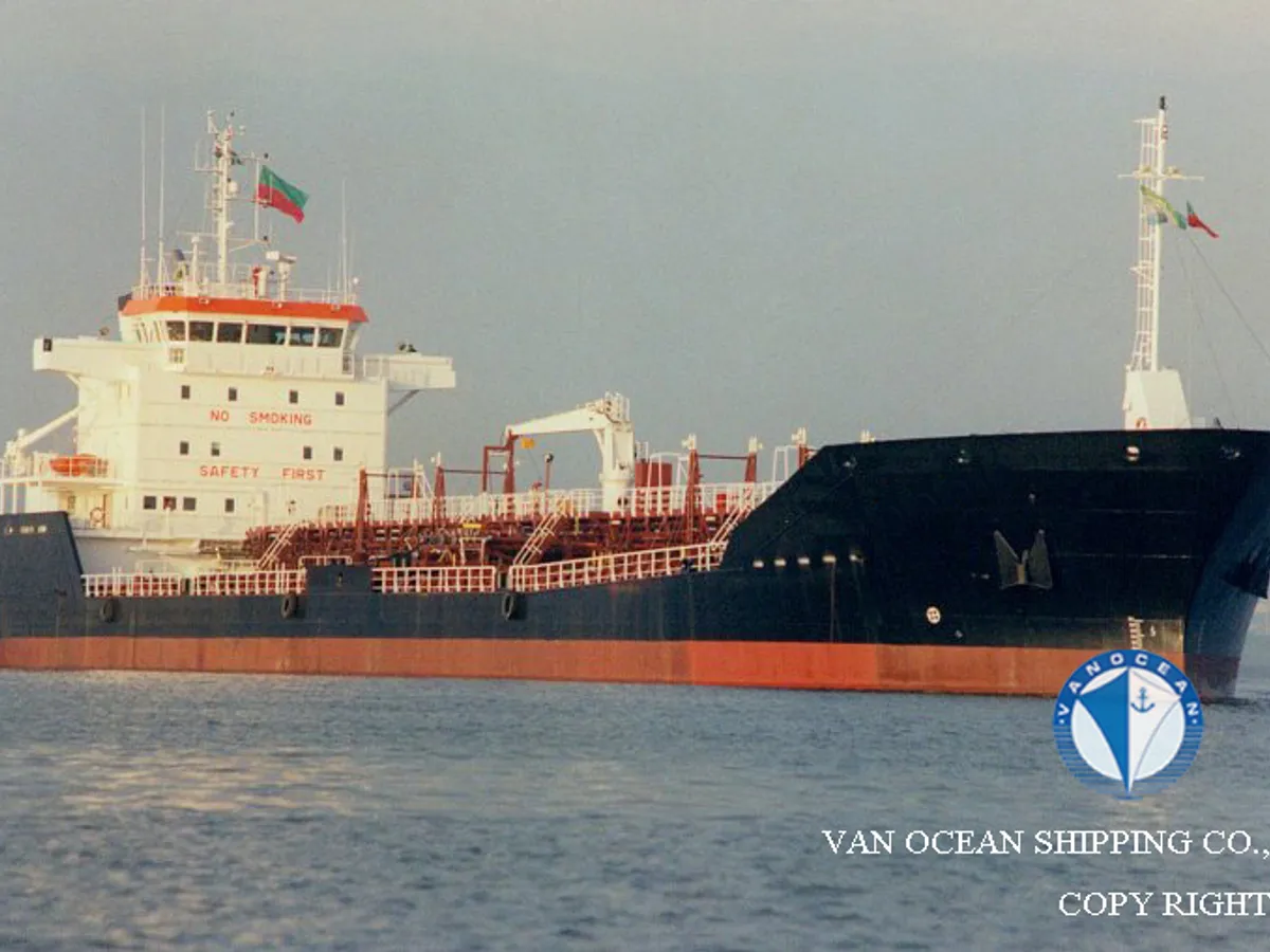Oil/Chemical tanker for sale
