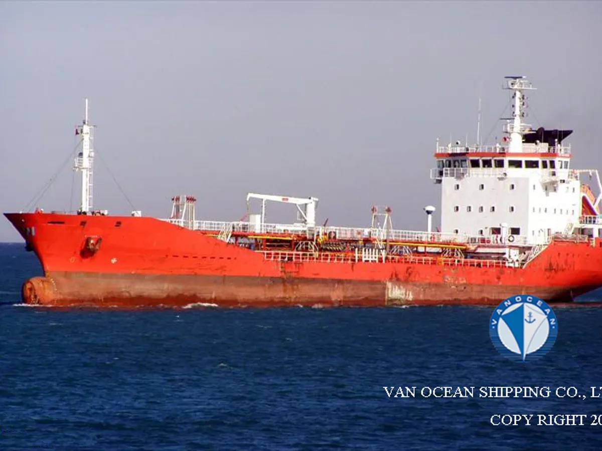 Oil/Chemical tanker for sale