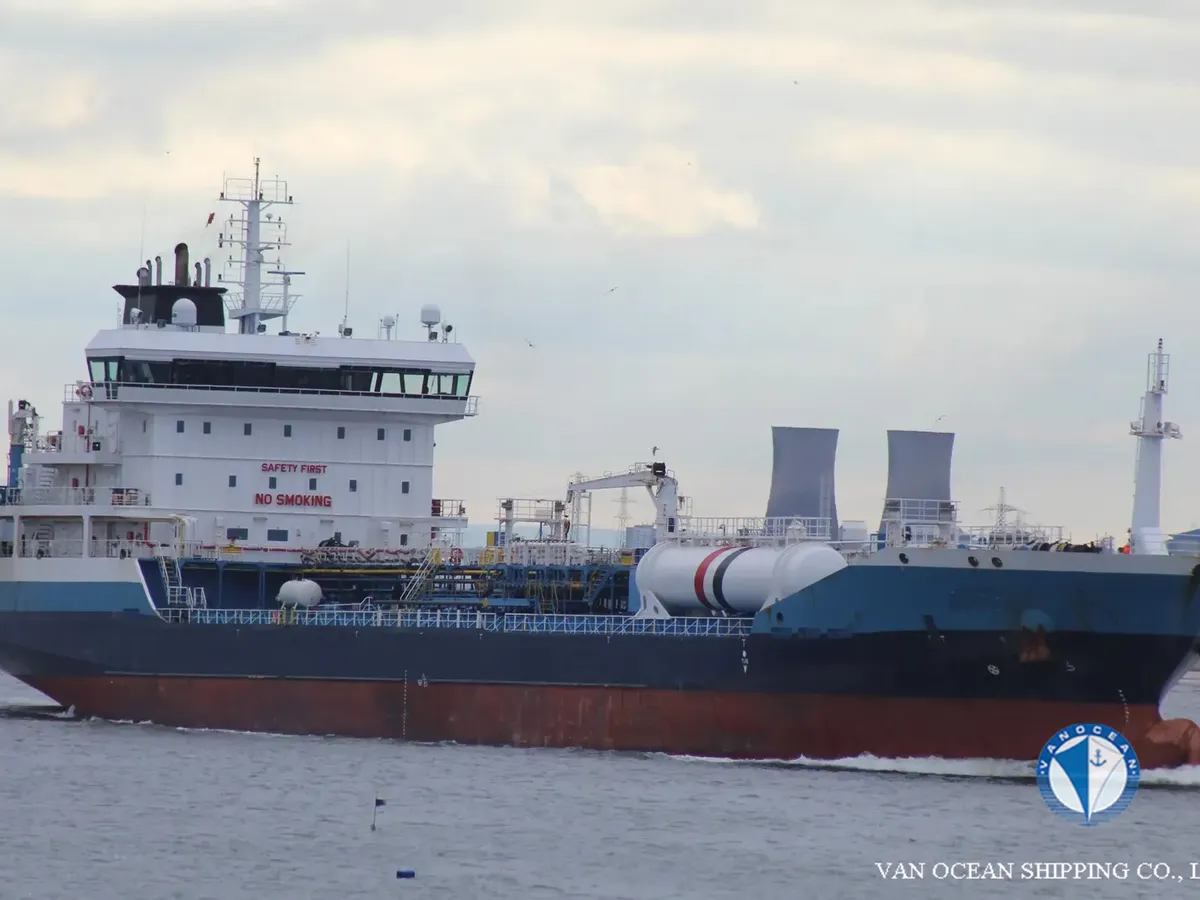 Oil/Chemical tanker for sale