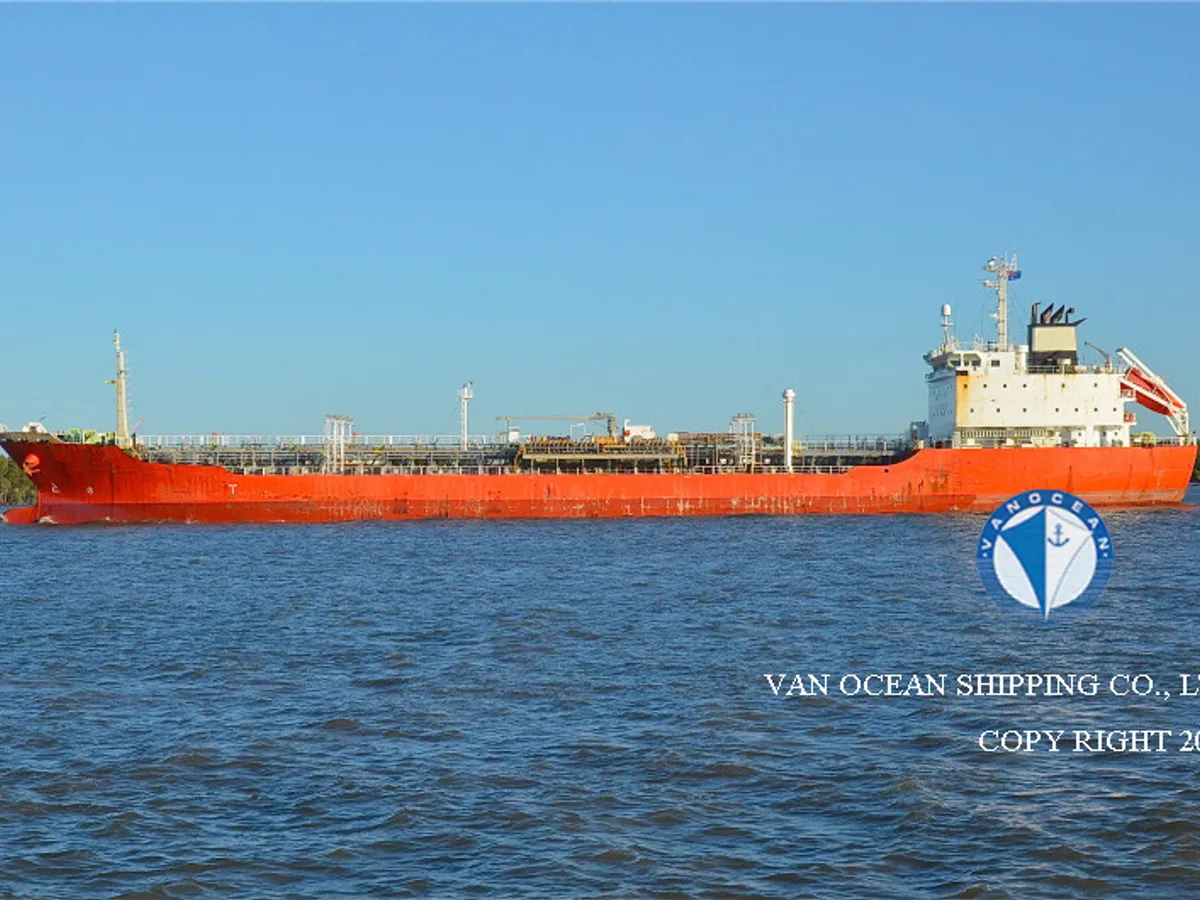 Oil/Chemical tanker for sale