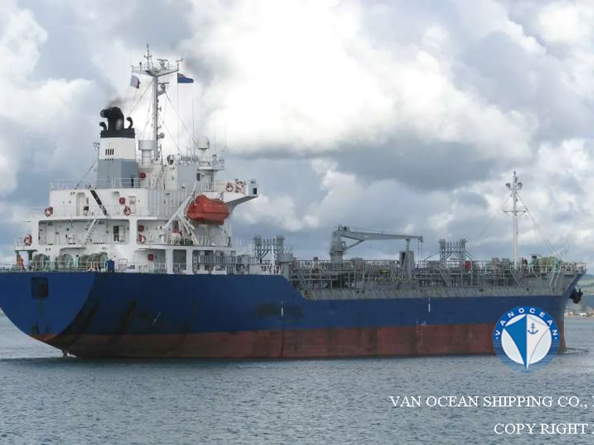 Oil/Chemical tanker for sale