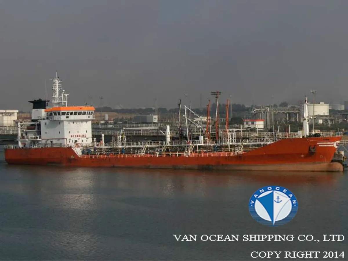 Oil/Chemical tanker for sale