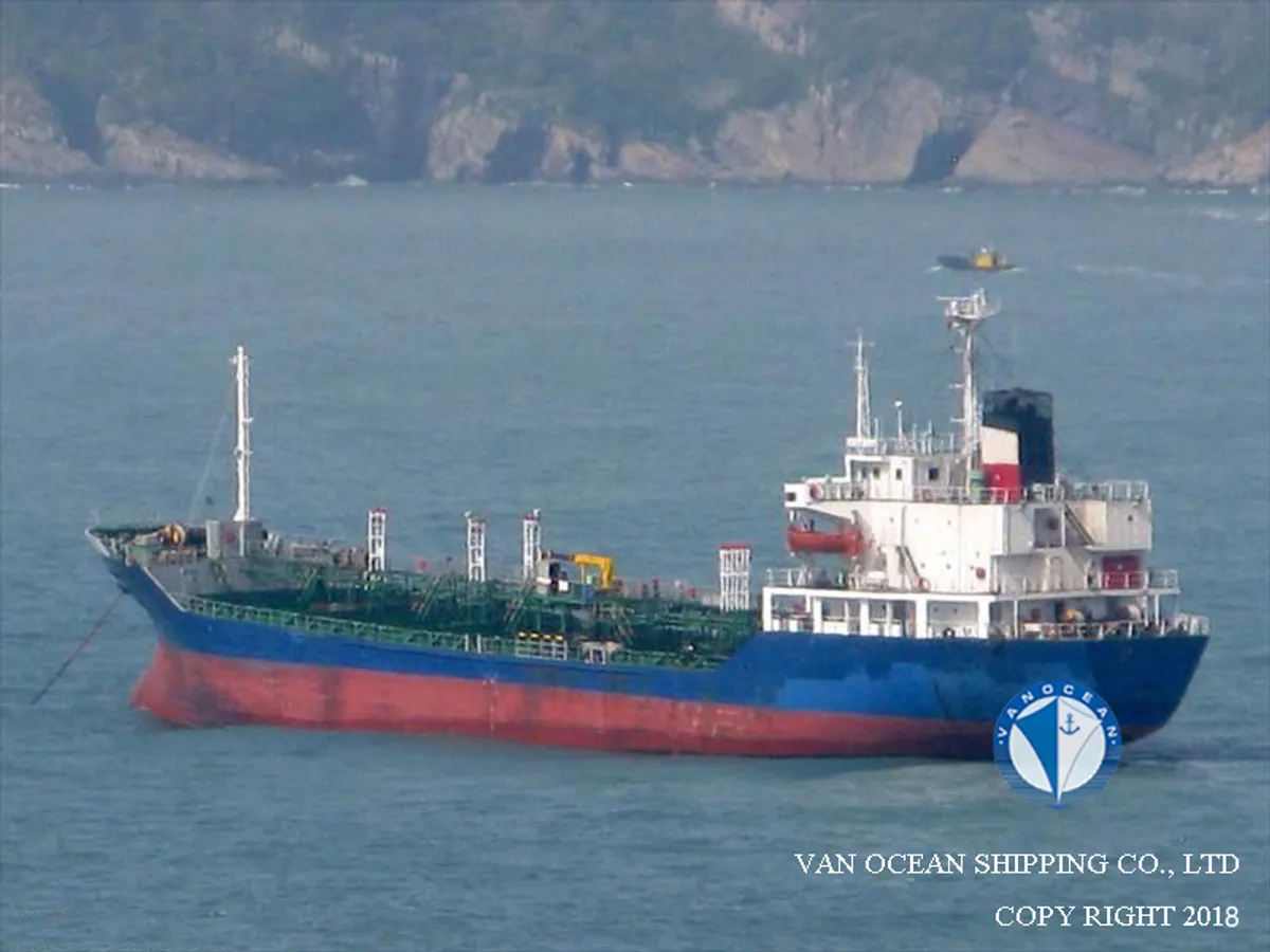 Oil/Chemical tanker for sale