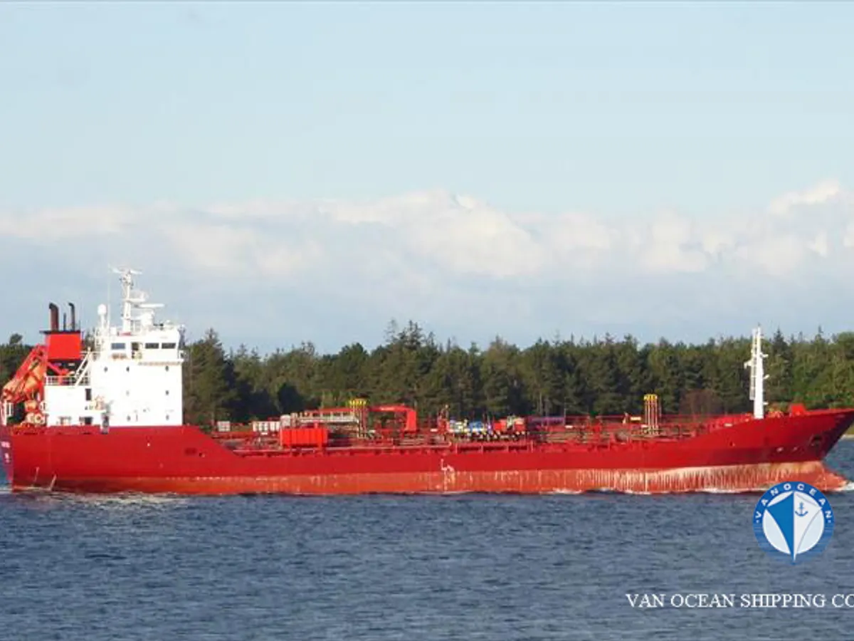 Oil/Chemical tanker for sale