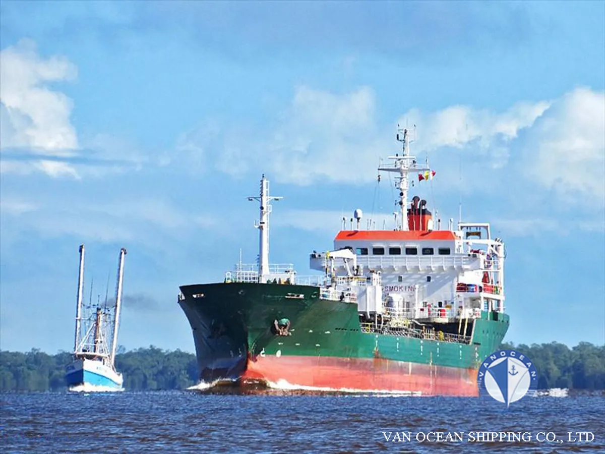 Oil/Chemical tanker for sale